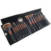 conjunto com 18 pincéis e case de couro